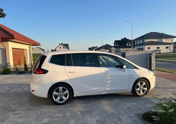 Opel Zafira cena 34900 przebieg: 190000, rok produkcji 2014 z Zambrów małe 301
